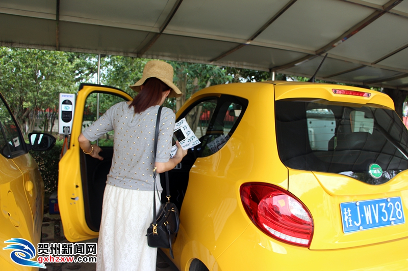贺州首次引进共享汽车 8角一公里 _贺州新闻_