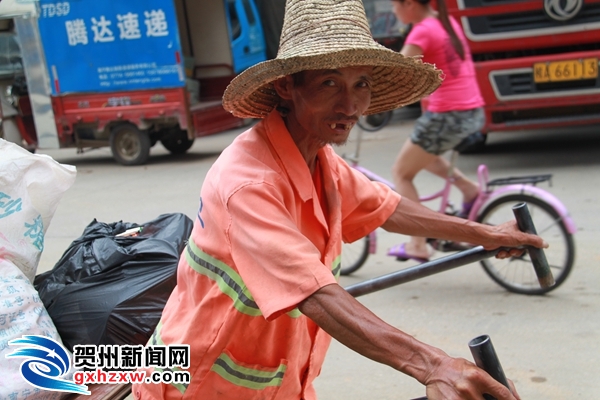 环卫工人口号_环卫工人图片(2)